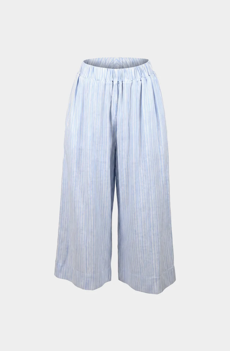 Baggy short trousers