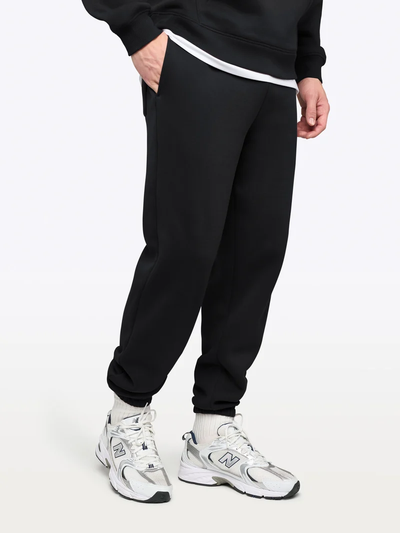 Divine Fleece Sweatpant | Black Classic-fit