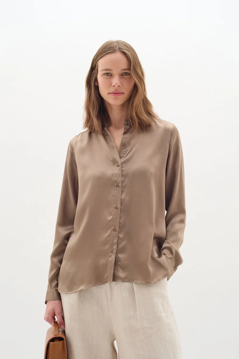 Leonore Shirt Premium silkeskjorte fra InWear – Desert Taupe