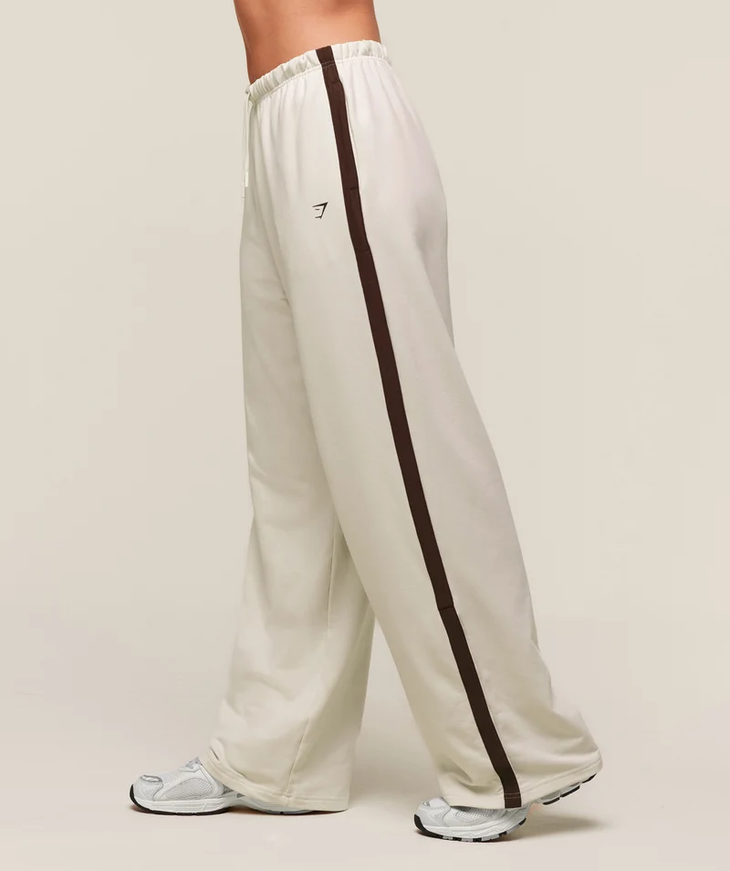 Gymshark Retro Stripe Snap Pants - Oat White/Archive Brown