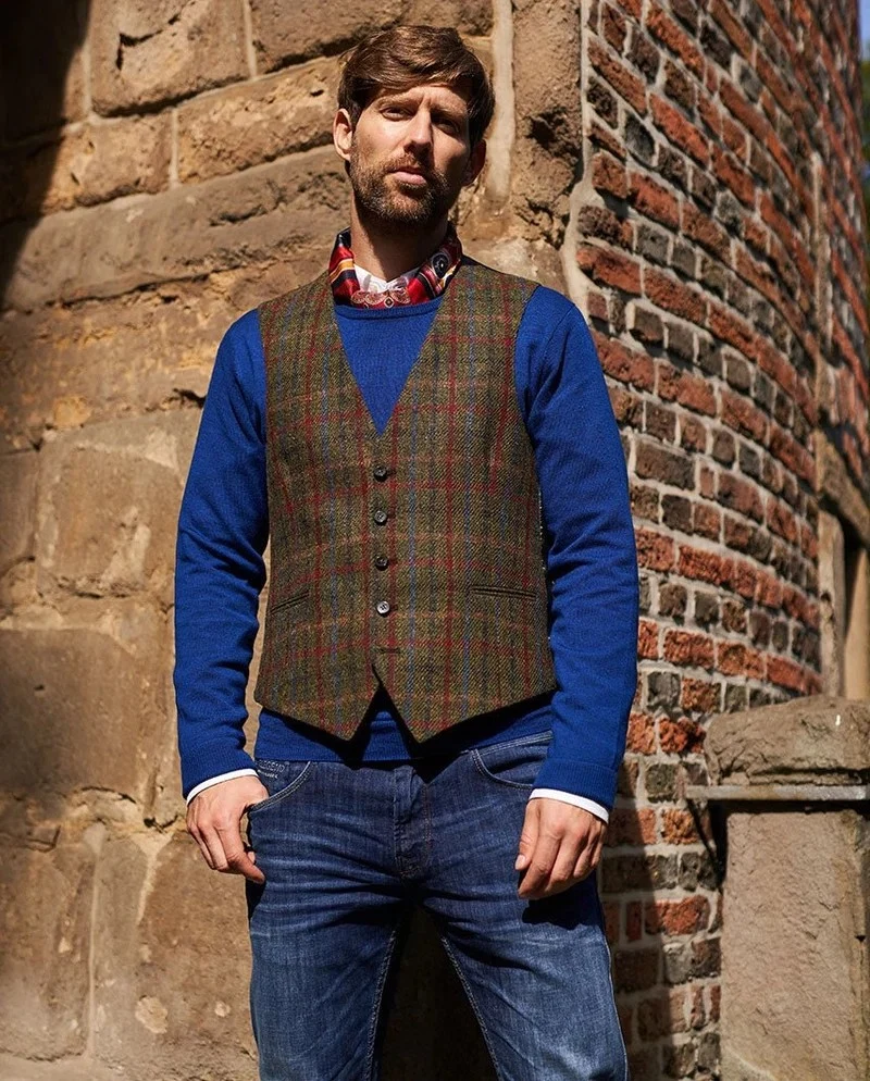 Wales - 650 red/blue check