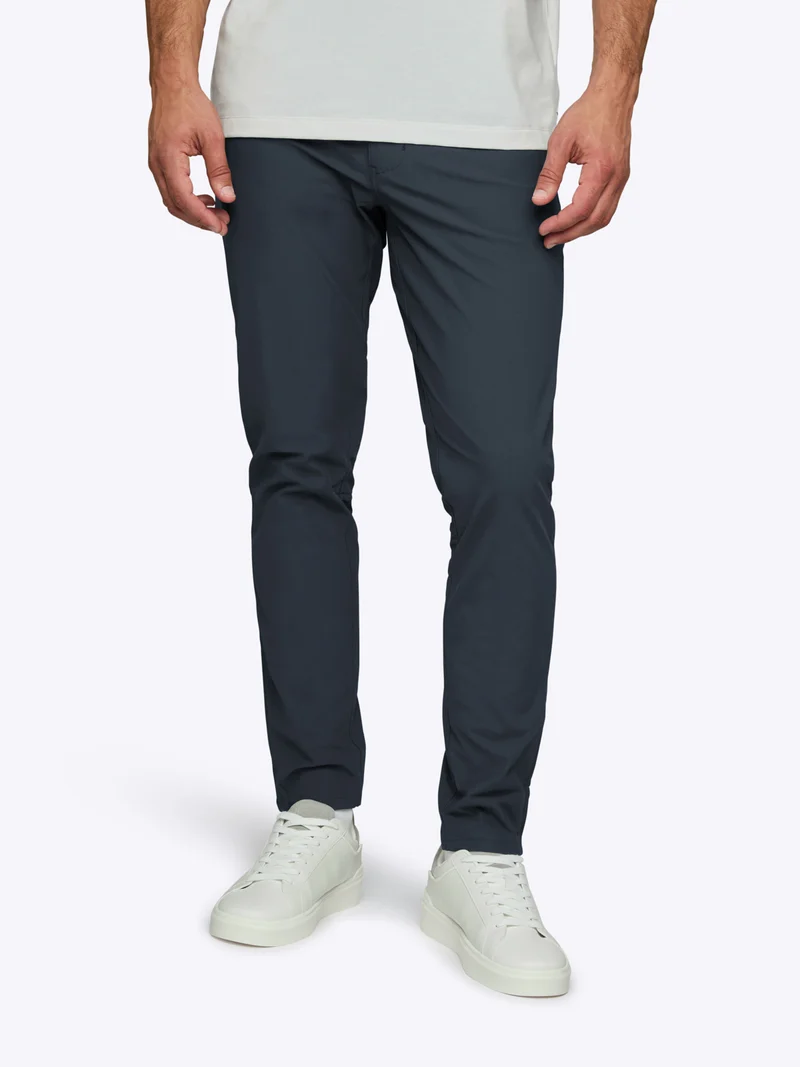 AO 5-Pocket Pant | Iron Navy Slim-Fit Versaknit®