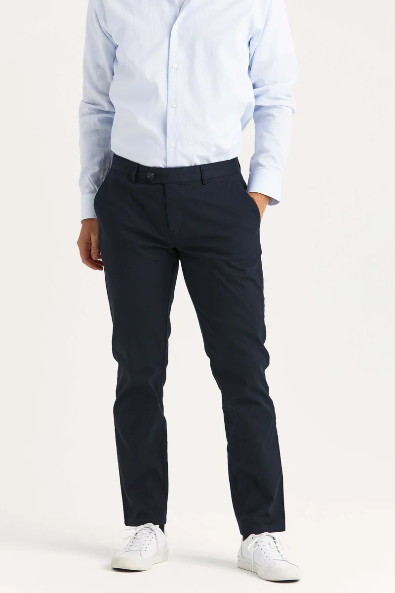 Marinblå Chinos med stretch