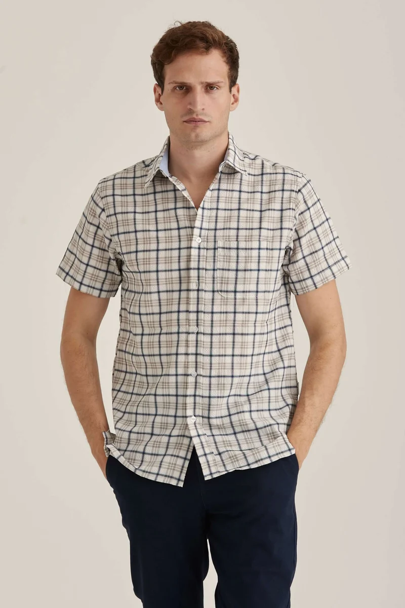 Beige skjorta i Seersucker