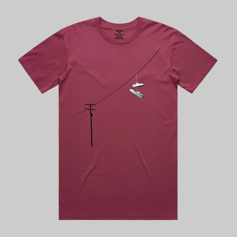 Sneakers T-Shirt in Berry