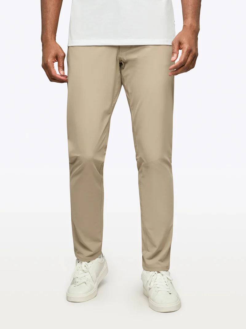 AO 5-Pocket Pant | Santal Slim-Fit Versaknit®