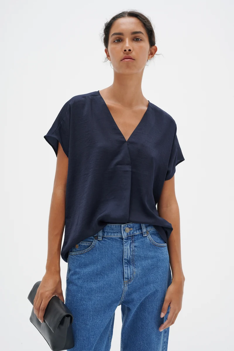 RindaIW Top