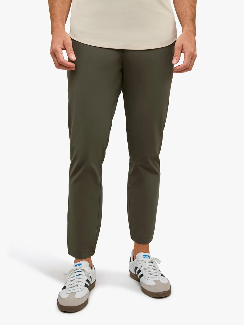 AO Jogger Pant | Dark Pine Slim-fit Versaknit®