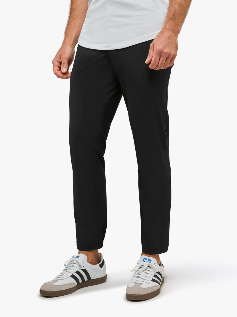 AO Jogger Pant | Black Slim-fit Versaknit®