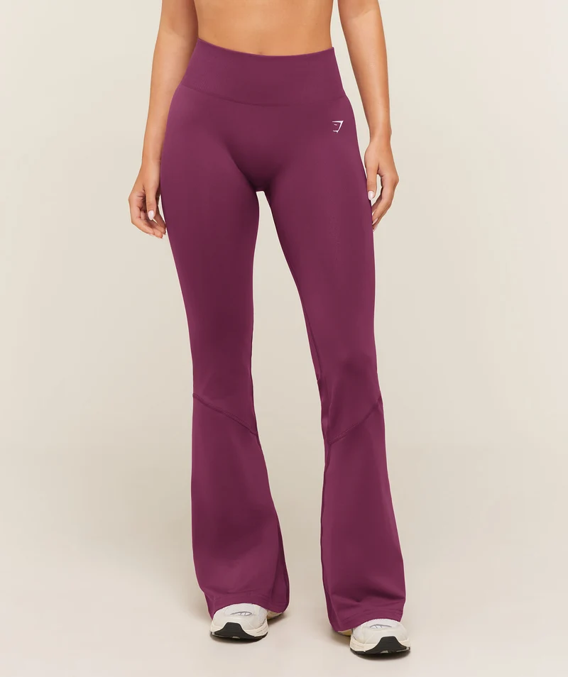 Gymshark Everyday Seamless Flared Leggings - Strength Pink