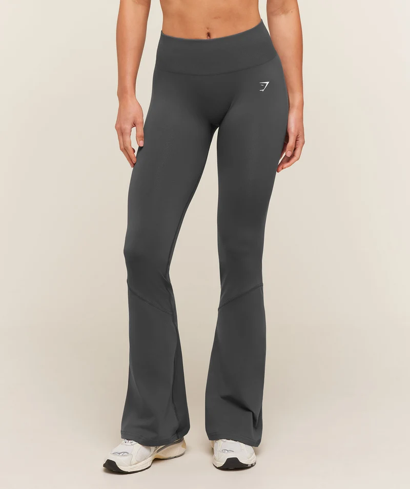 Gymshark Everyday Seamless Flared Leggings - Onyx Grey