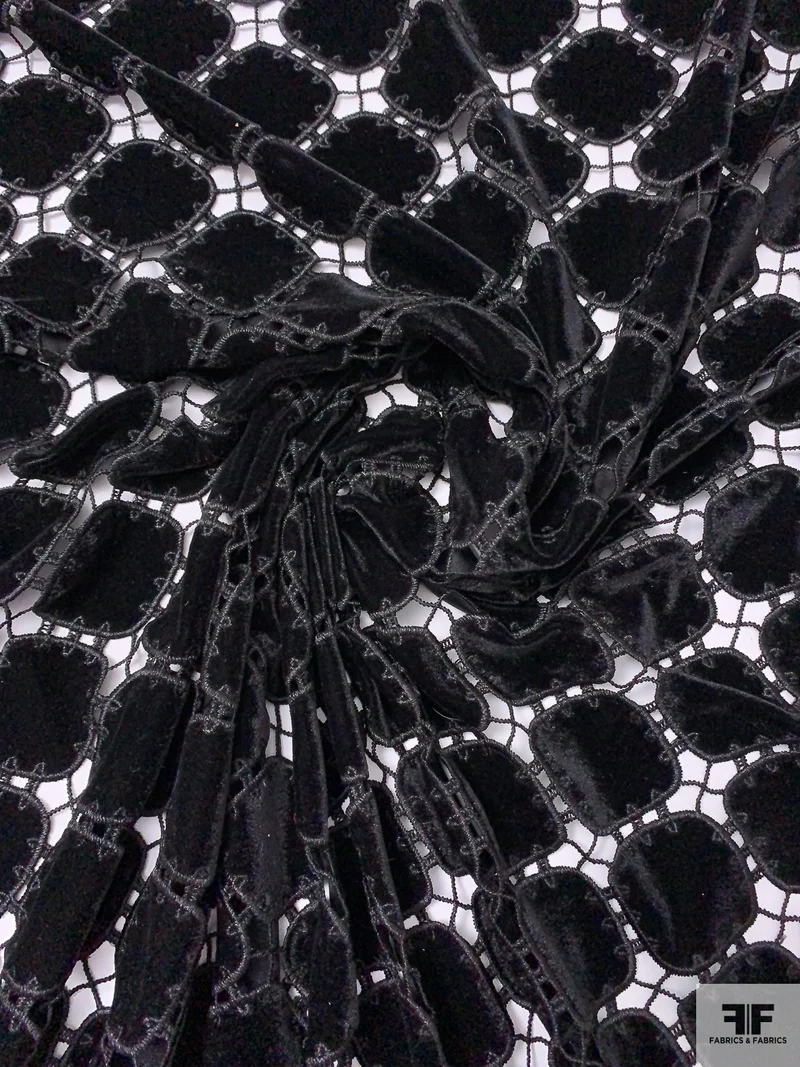 Geometric Embroidered Stretch Velvet Crochet - Black