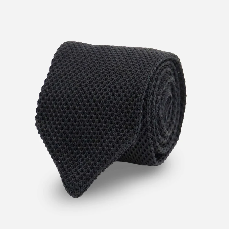 Pointed Tip Knit Black Tie