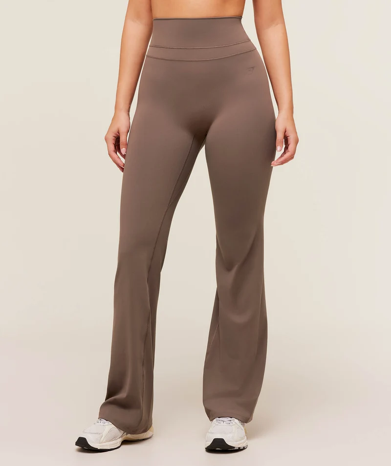 Gymshark Whitney Regular Flared Legging - Soft Brown