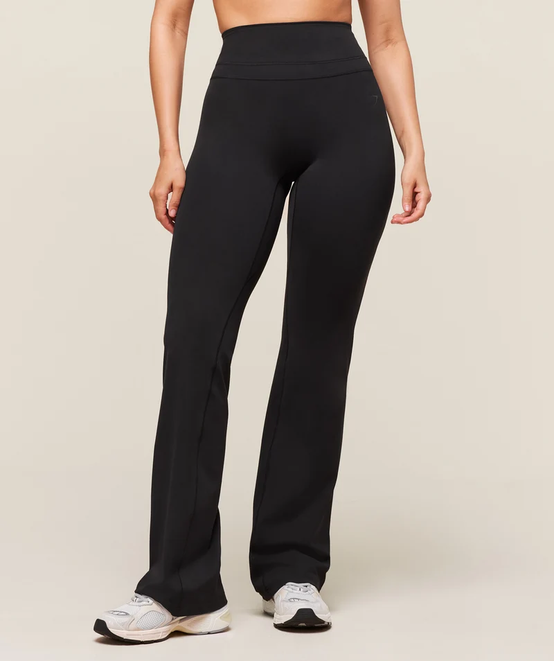 Gymshark Whitney Regular Flared Legging - Black