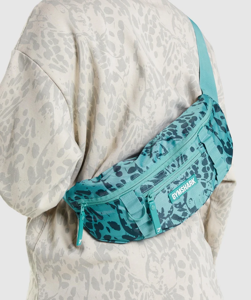 Gymshark Adapt Animal Graphic Sling Bag - Fauna Teal