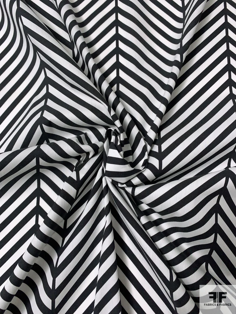 Large Scale Herringbone Printed Stretch Cotton Shirting - Black / White