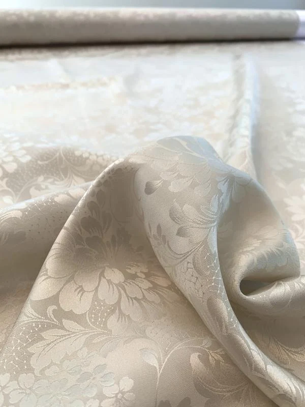 Delicate Floral Silk Jacquard - Smoky White