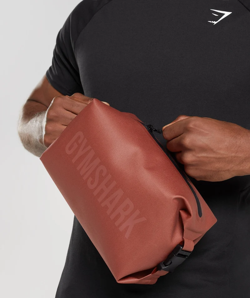 Gymshark X-Series Toiletry Bag - Persimmon Red