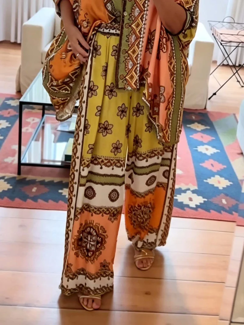 Unique Satin Paisley Print Wide-Leg Pants
