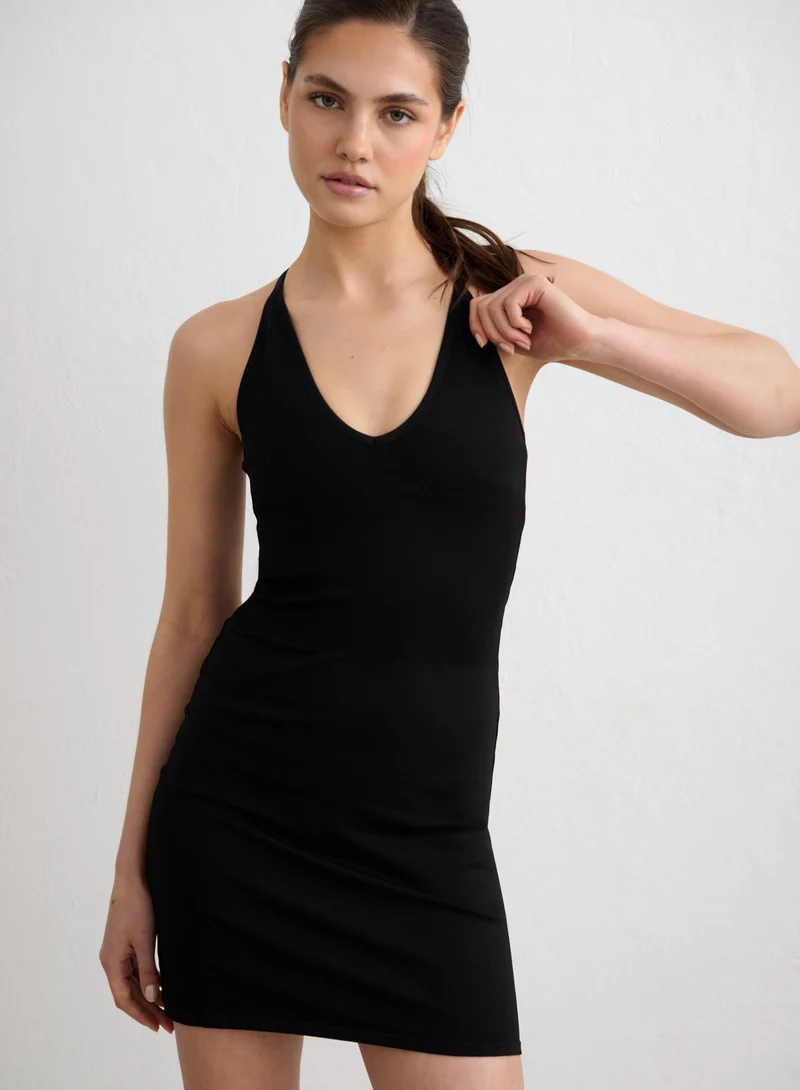 Black Shape Seamless Deep Cut Dress