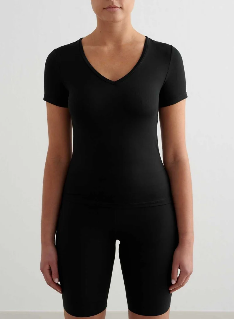 Black Soft Basic V-neck Short Sleeve