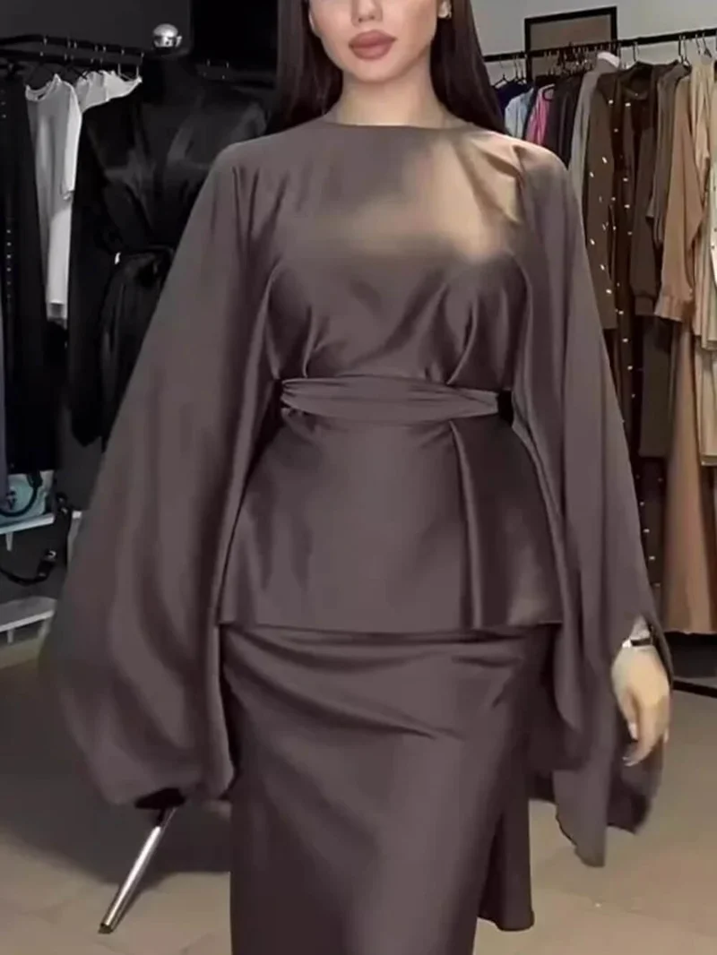 Fashionable Round Neck Irregular Batwing Sleeve Top