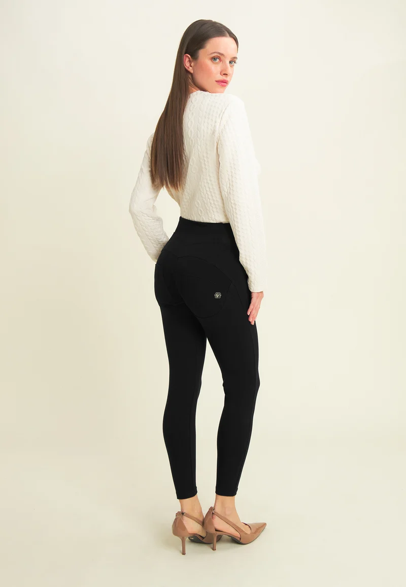 WR.UP Push-Up High Waist Skinny 7/8 Pant With Elastic Waist Band Inlay - Black