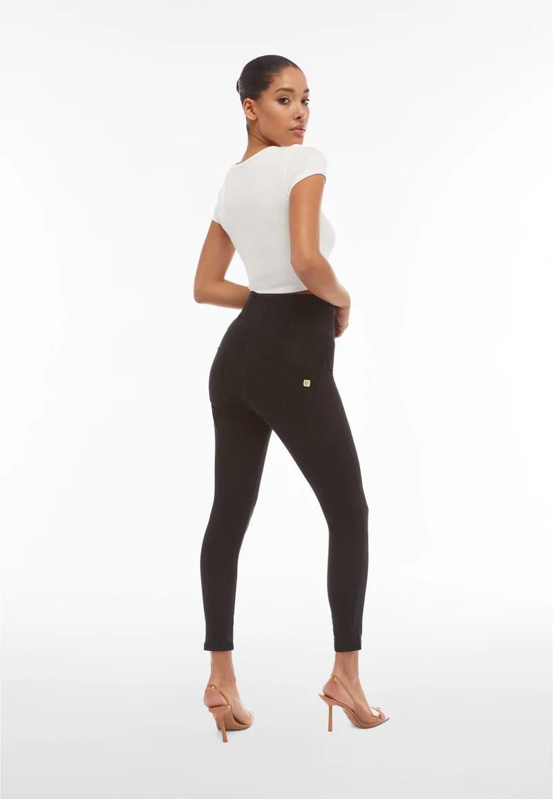 WR.UP Curvy Push-Up High Waist Skinny 7/8 Denim Jeans - Denim Black - Black Seam