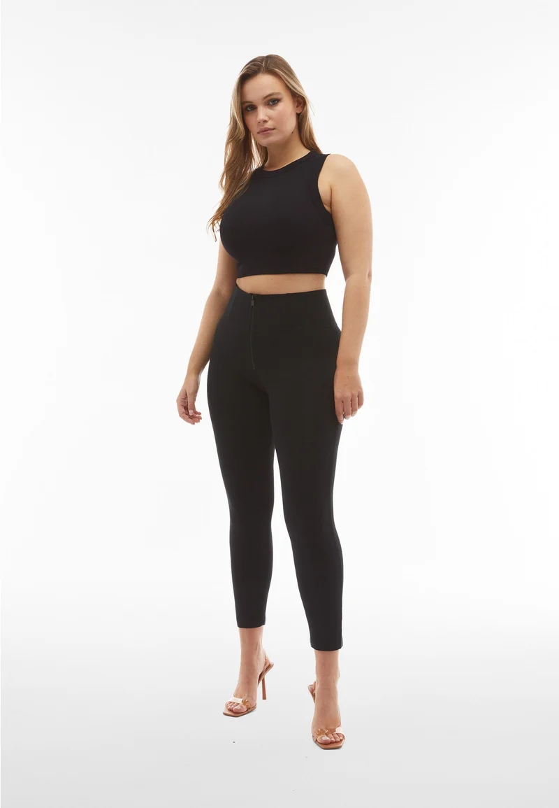 WR.UP Push-Up High Waist Skinny 7/8 Pants - Black