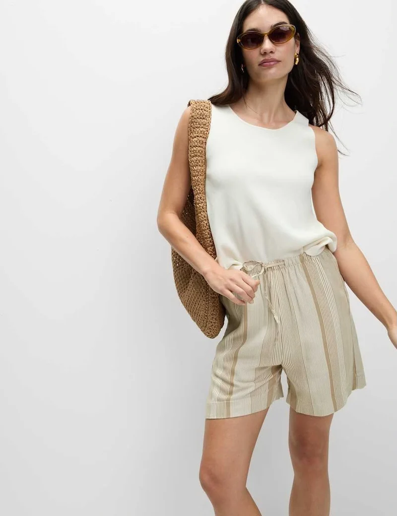 Relaxed Fit Wide Leg Striped Shorts