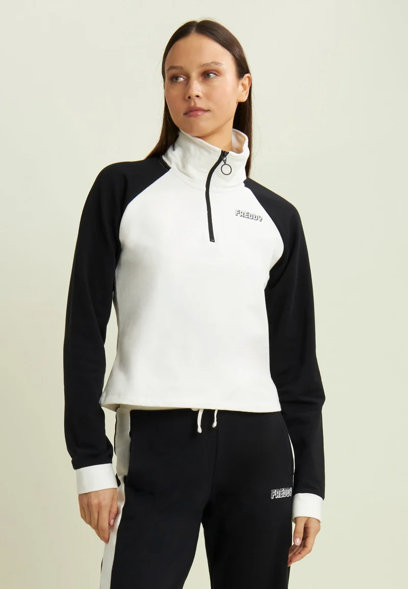 Two-tone cropped sweatshirt with half-zip and turtleneck