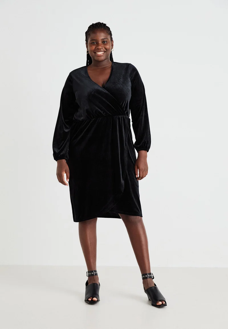 Vero Moda Curve VMCEFFIE WRAP KNEE DRESS - Cocktail dress / Party dress - black