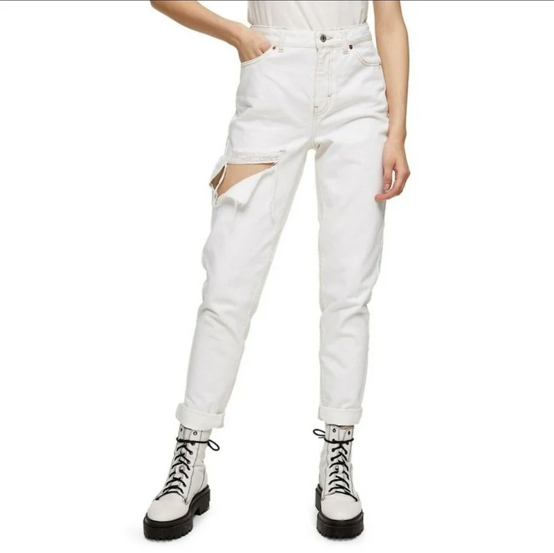 Mom Jeans With Rip In Off White