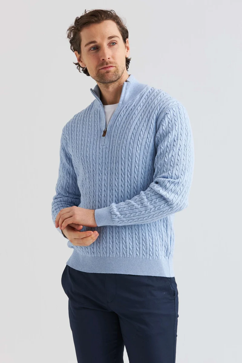Ljusblå kabelstickad tröja half zip