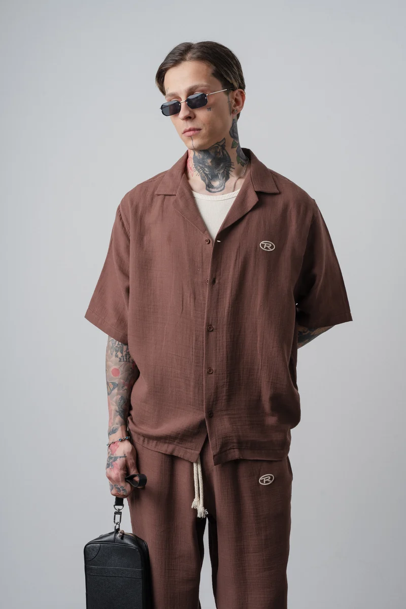 Men's R Embroidered Short Sleeve Muslin Oversize Shirt Brown