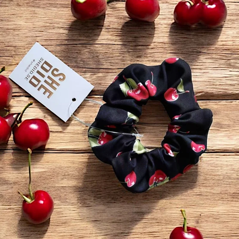 Scrunchie Black Cherry - 4 för 99:-