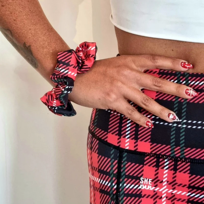 Scrunchie Röd Rutig - 4 för 99:-